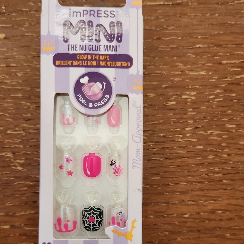 imPRESS Mini Halloween Nail Set - Pink and Black